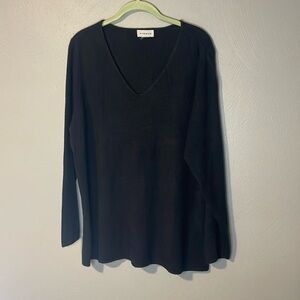 G   Soft sweater black vneck